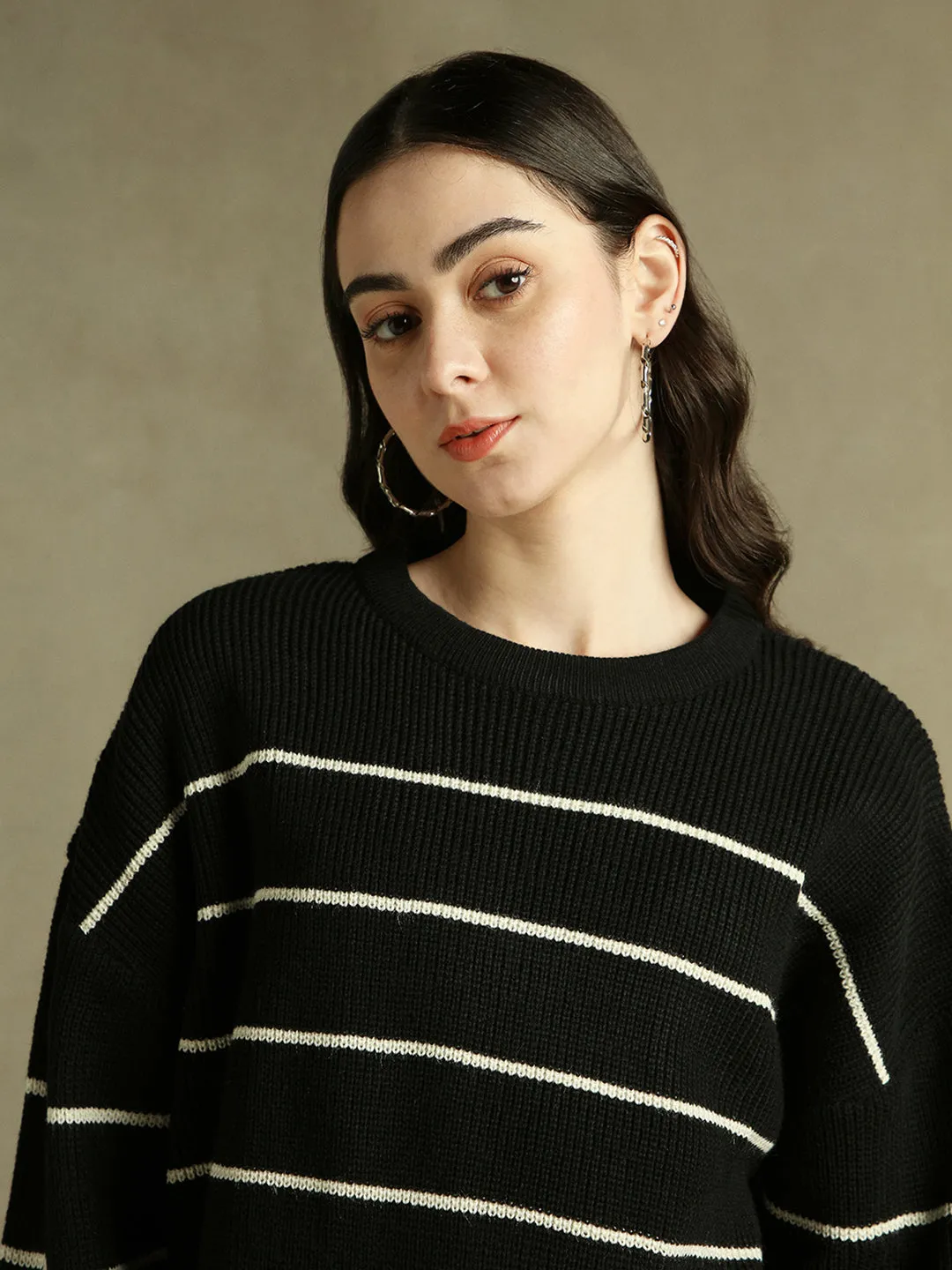 DL Woman Round Neck Striped Pullover Sweater